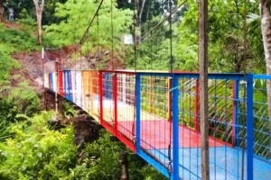 Jembatan di Desa Cimahpar, Kabupaten Sukabumi